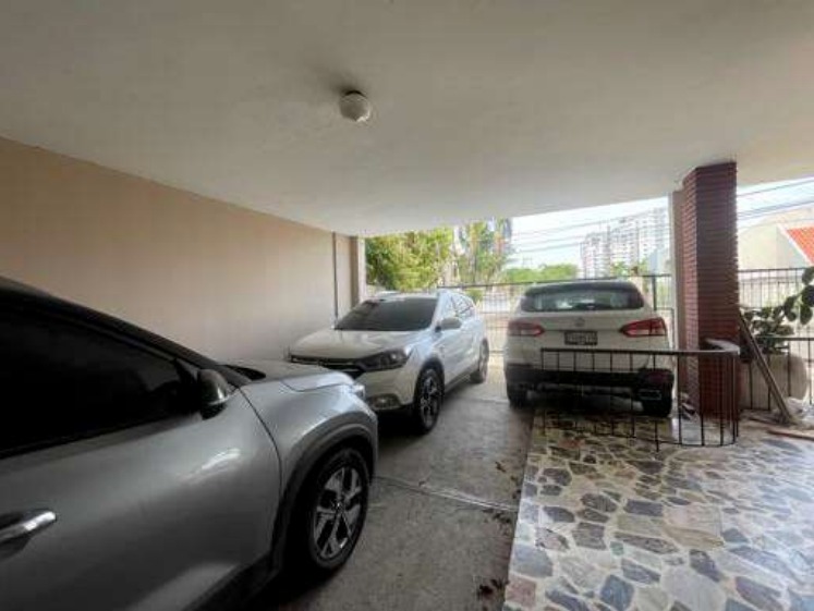 Vendo Casa en Los Cacicazgos