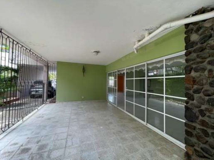 Vendo Casa en Los Cacicazgos