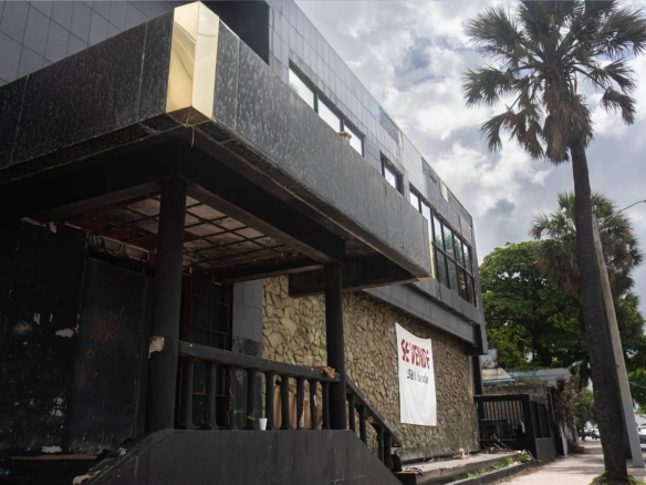 Vendo Local Comercial Frente al Mar en Zona Universitaria