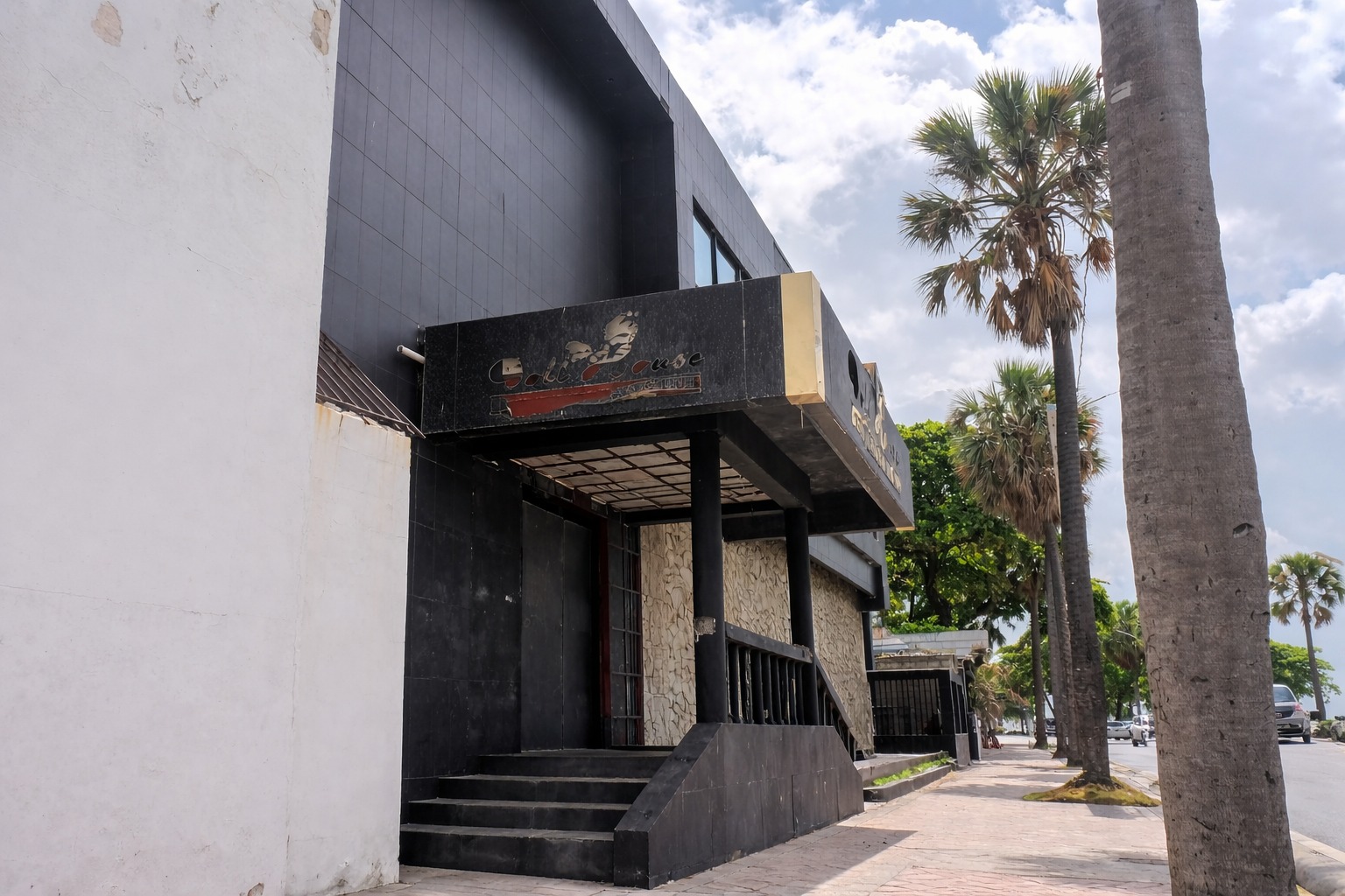 WhatsApp Image 2026-05-27 at 20.39.51 Vendo Local Comercial Frente al Mar en Zona Universitaria