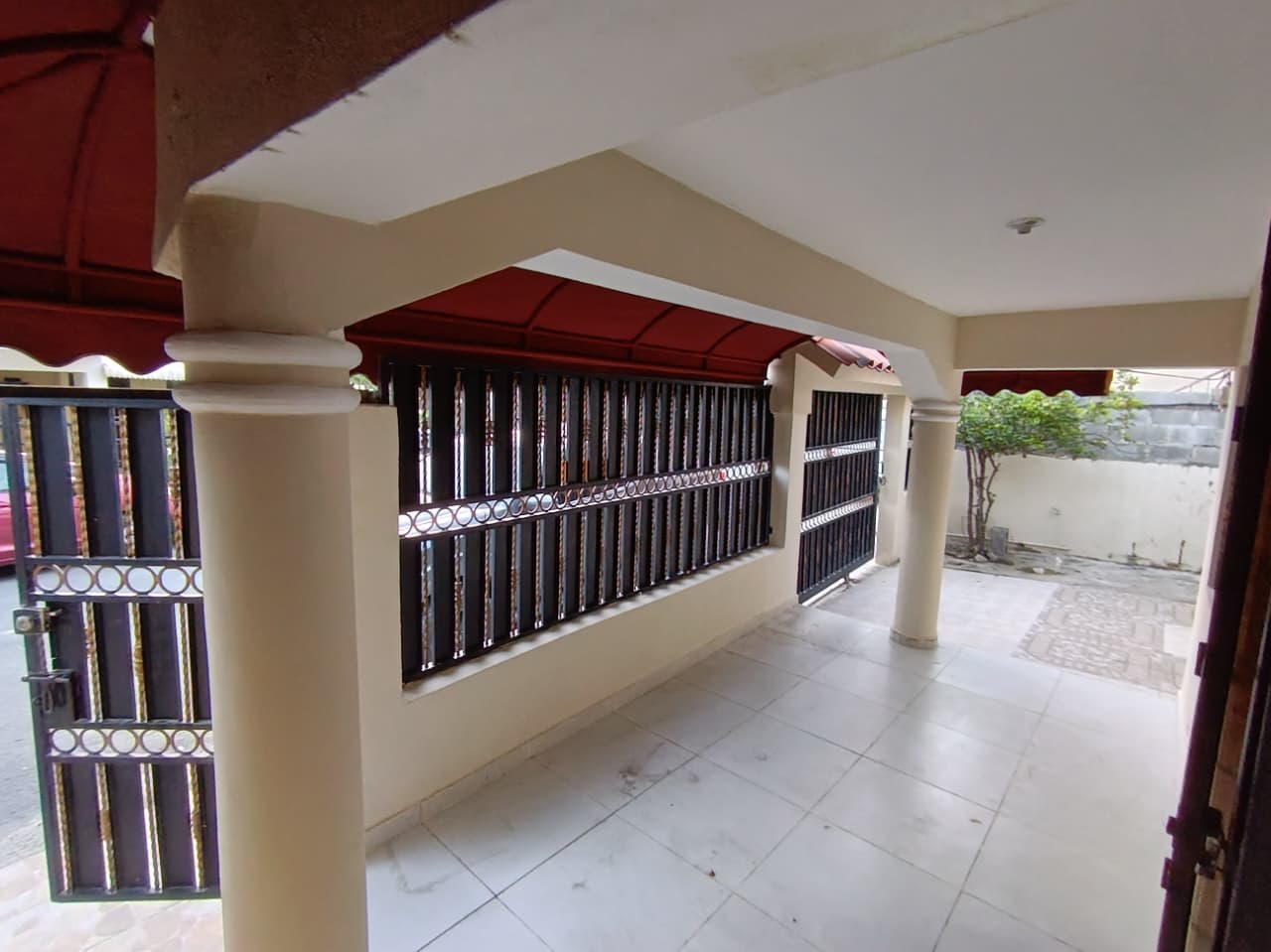 WhatsApp Image 2026-05-29 at 15.23.49 (2) Vendo Casa en Santo Domingo a 5 minutos de Carrefour