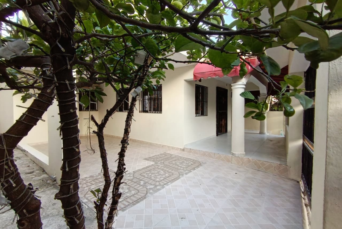 Vendo Casa en Santo Domingo a 5 minutos de Carrefour