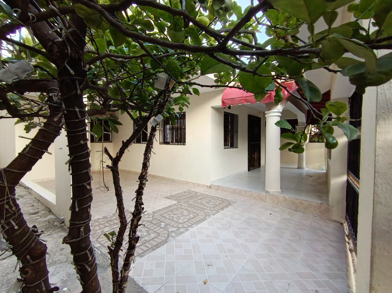 WhatsApp Image 2026-05-29 at 15.23.52 (1) Vendo Casa en Santo Domingo a 5 minutos de Carrefour