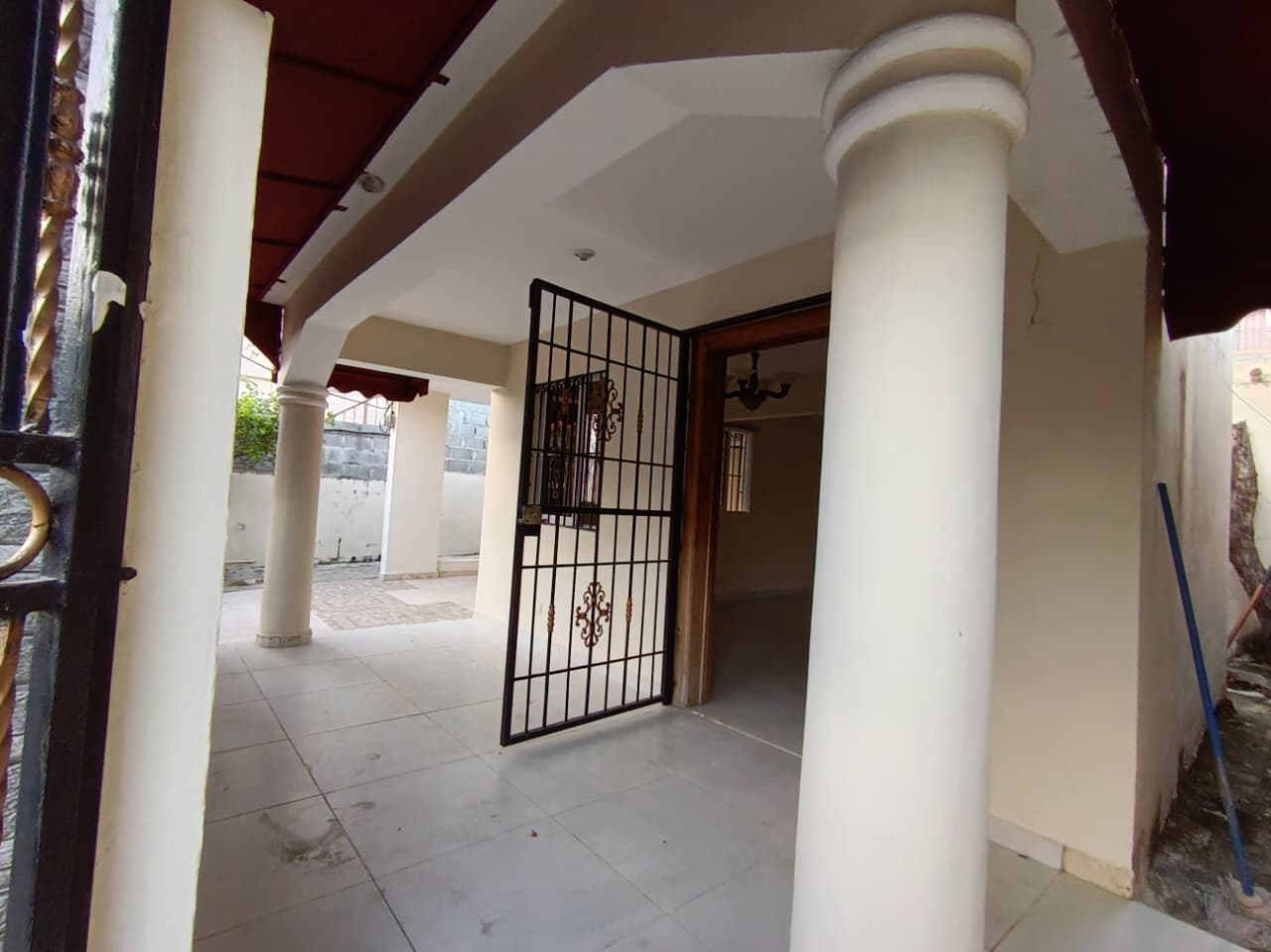 WhatsApp Image 2026-05-29 at 15.23.52 Vendo Casa en Santo Domingo a 5 minutos de Carrefour