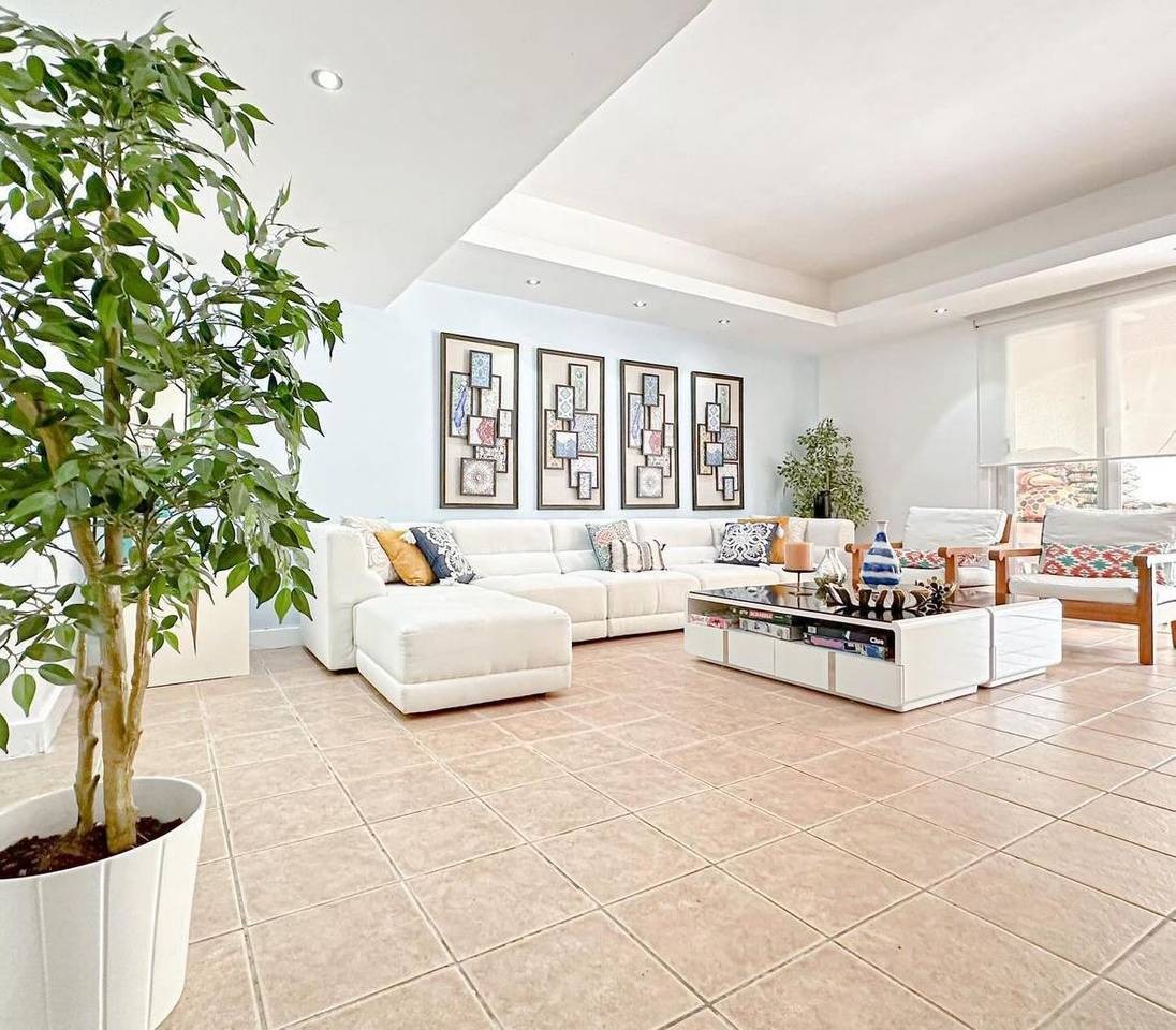 VENTA TOWN HOUSE EN GUAVABERRY, JUAN DOLIO. TOTALMENTE AMUEBLADA. - LaKasa Inmobiliaria VENTA TOWN HOUSE EN GUAVABERRY, JUAN DOLIO. TOTALMENTE AMUEBLADA. - LaKasa Inmobiliaria