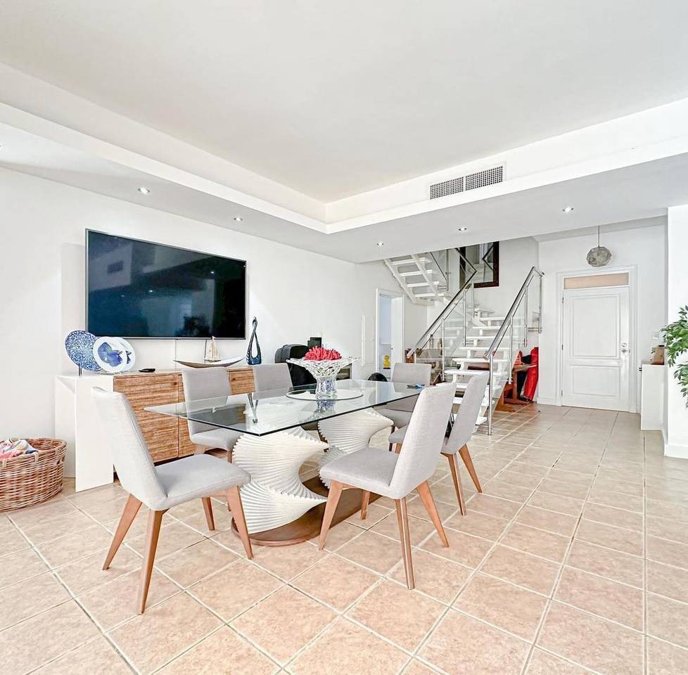 VENTA TOWN HOUSE EN GUAVABERRY, JUAN DOLIO. TOTALMENTE AMUEBLADA. - LaKasa Inmobiliaria VENTA TOWN HOUSE EN GUAVABERRY, JUAN DOLIO. TOTALMENTE AMUEBLADA. - LaKasa Inmobiliaria