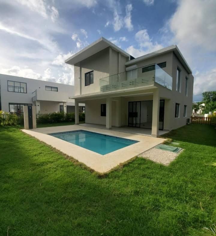 VENDO EXCELENTE VILLA EN PLAYA NUEVA ROMANA