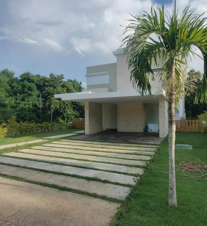 VENDO EXCELENTE VILLA EN PLAYA NUEVA ROMANA
