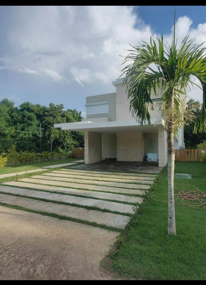 WhatsApp Image 2026-06-17 at 11.40.07 AM VENDO EXCELENTE VILLA EN PLAYA NUEVA ROMANA