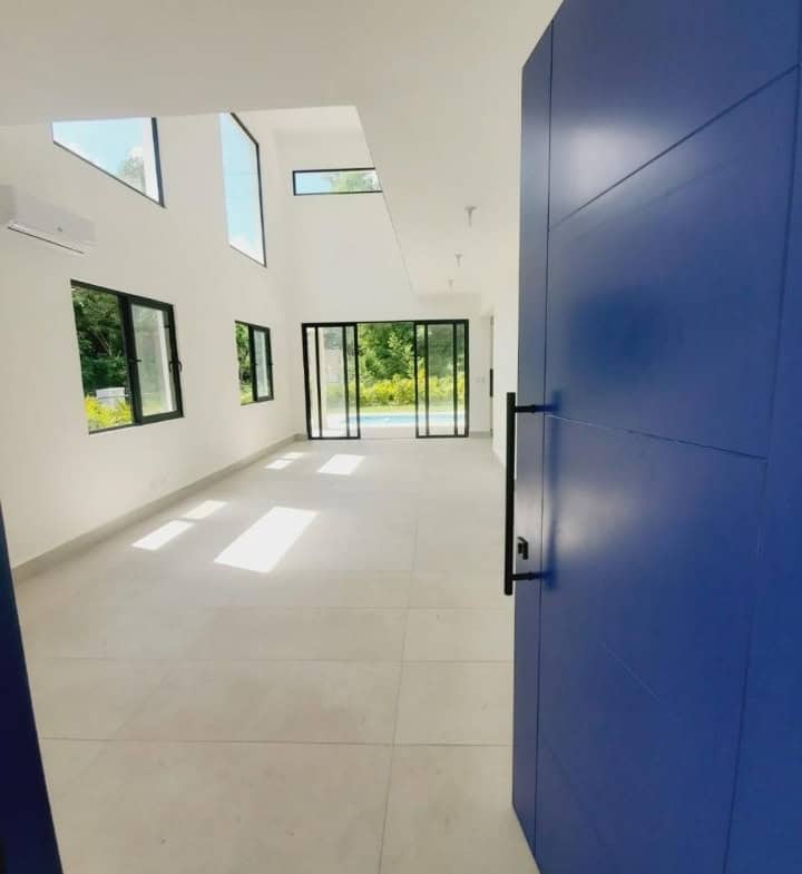 VENDO EXCELENTE VILLA EN PLAYA NUEVA ROMANA