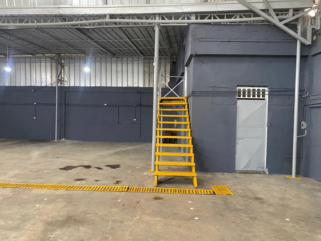 Nave Industrial en Paraíso - LaKasa Inmobiliaria