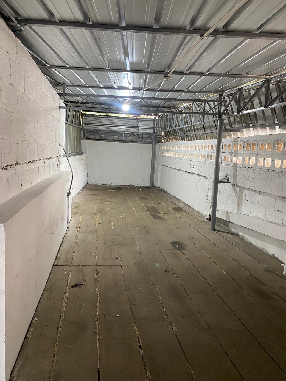 Nave Industrial en Paraíso - LaKasa Inmobiliaria