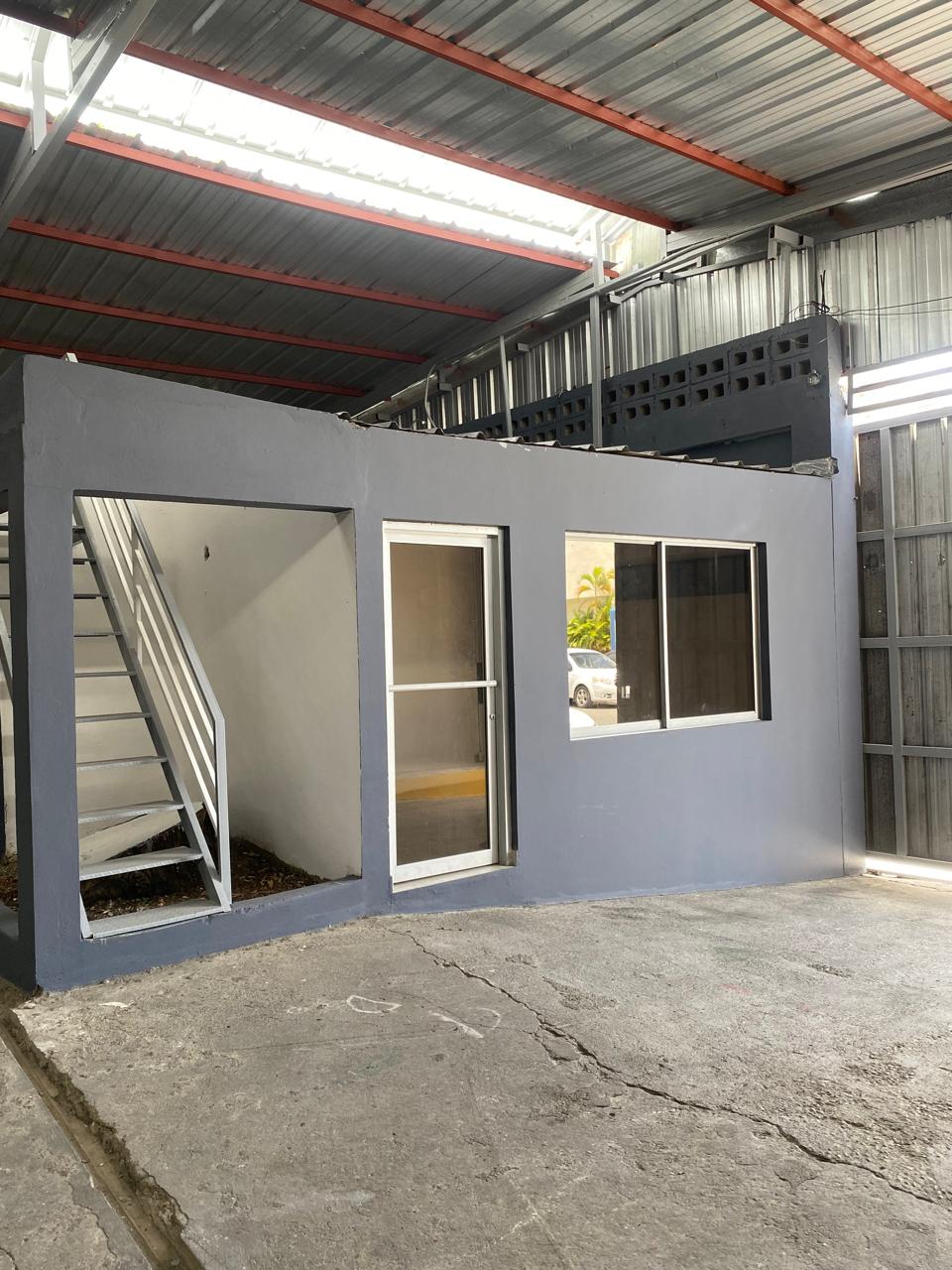 Nave Industrial en Paraíso - LaKasa Inmobiliaria