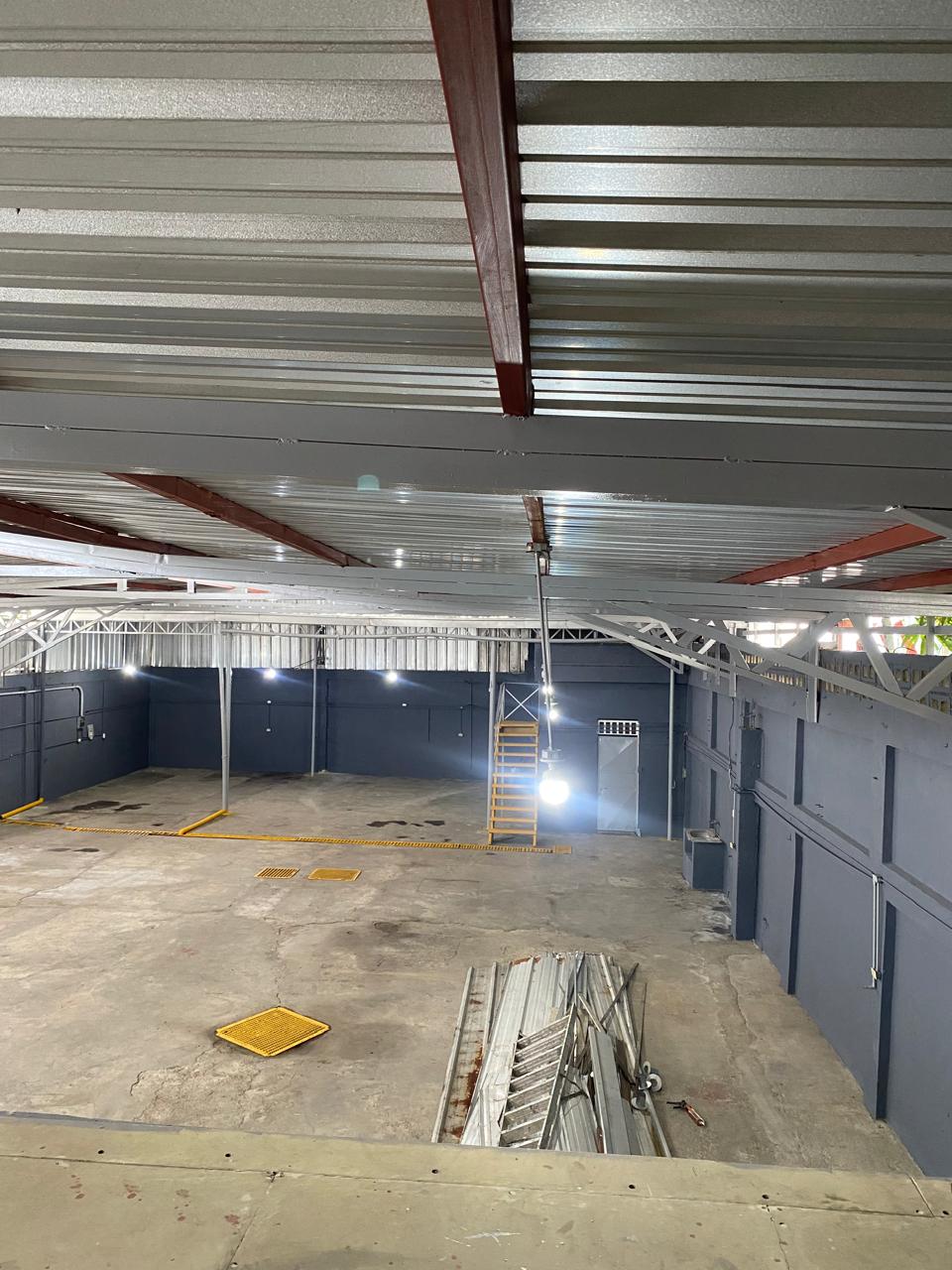 Nave Industrial en Paraíso - LaKasa Inmobiliaria