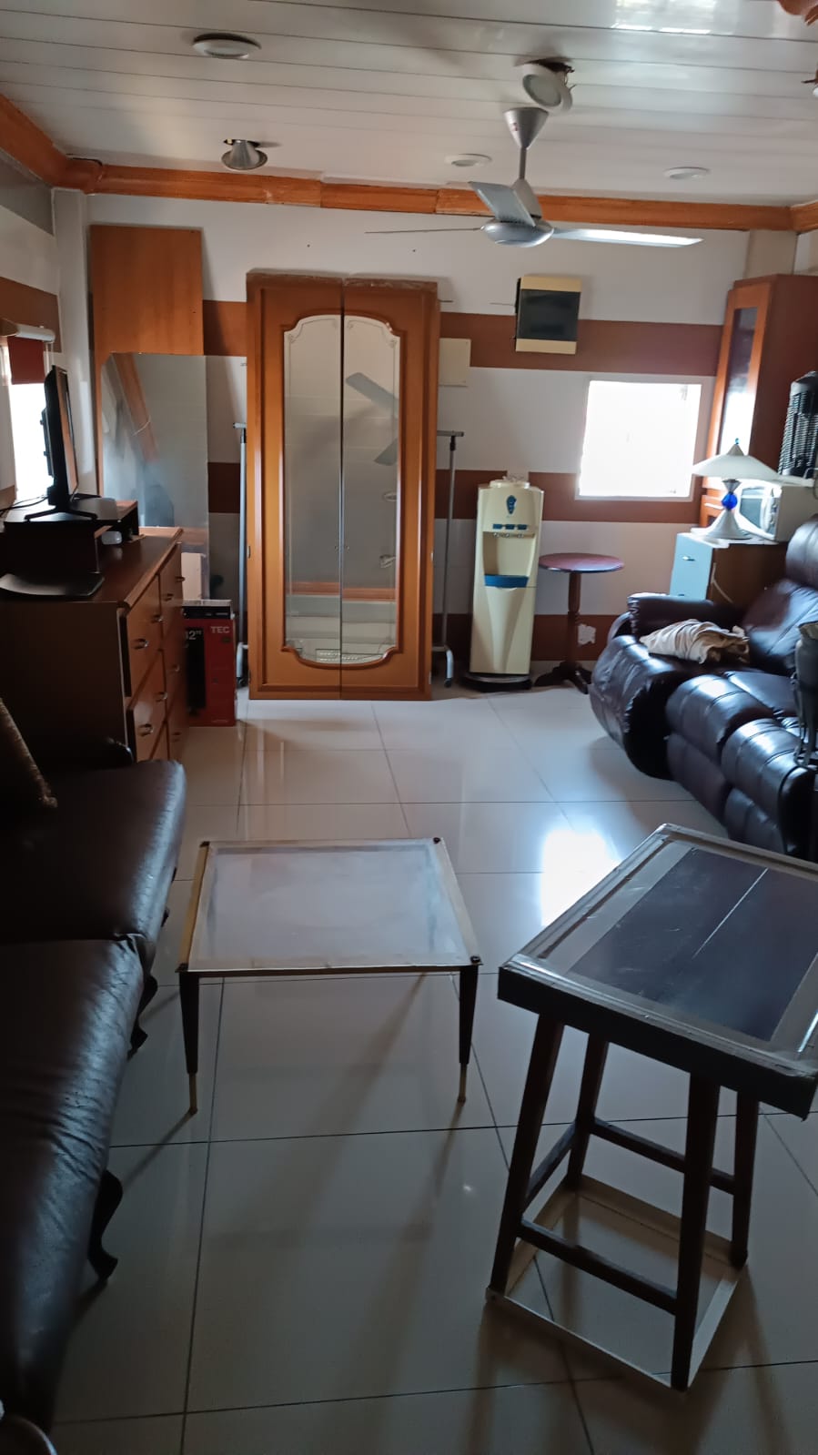 Se Vende Edificio de 4 Niveles en el Malecón de Santo Domingo Precio de Venta: RD$17,000,000 - LaKasa Inmobiliaria Se Vende Edificio de 4 Niveles en el Malecón de Santo Domingo Precio de Venta: RD$17,000,000 - LaKasa Inmobiliaria