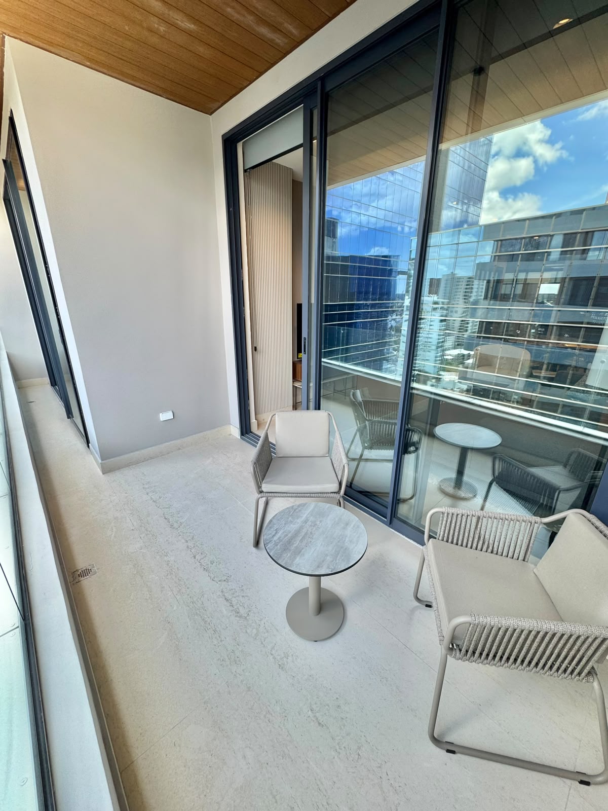 Apartamento en Alquiler Amueblado PIANTINI USD 2,450.00 (Mantenimiento y gas incluidos) - LaKasa Inmobiliaria