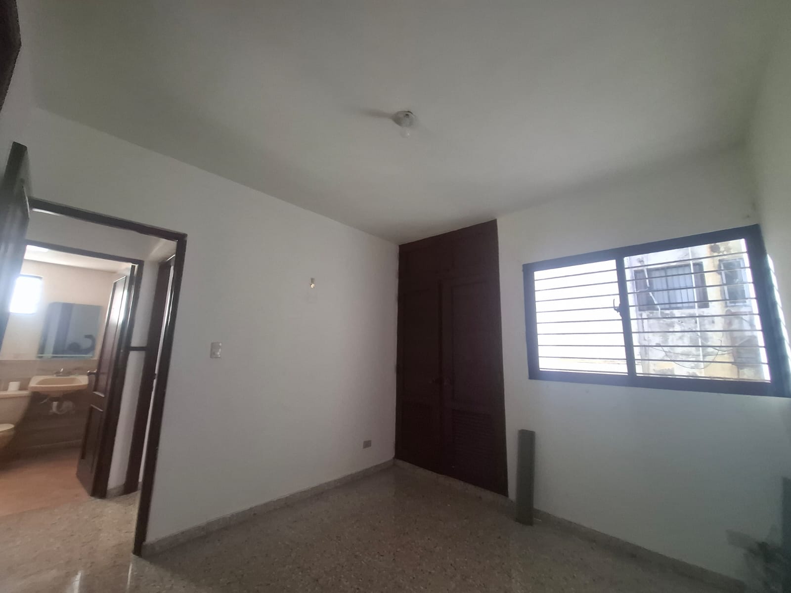 Apartamento en Alquiler – Residencial El Túnel Precio: RD$40,000 mensuales - LaKasa Inmobiliaria