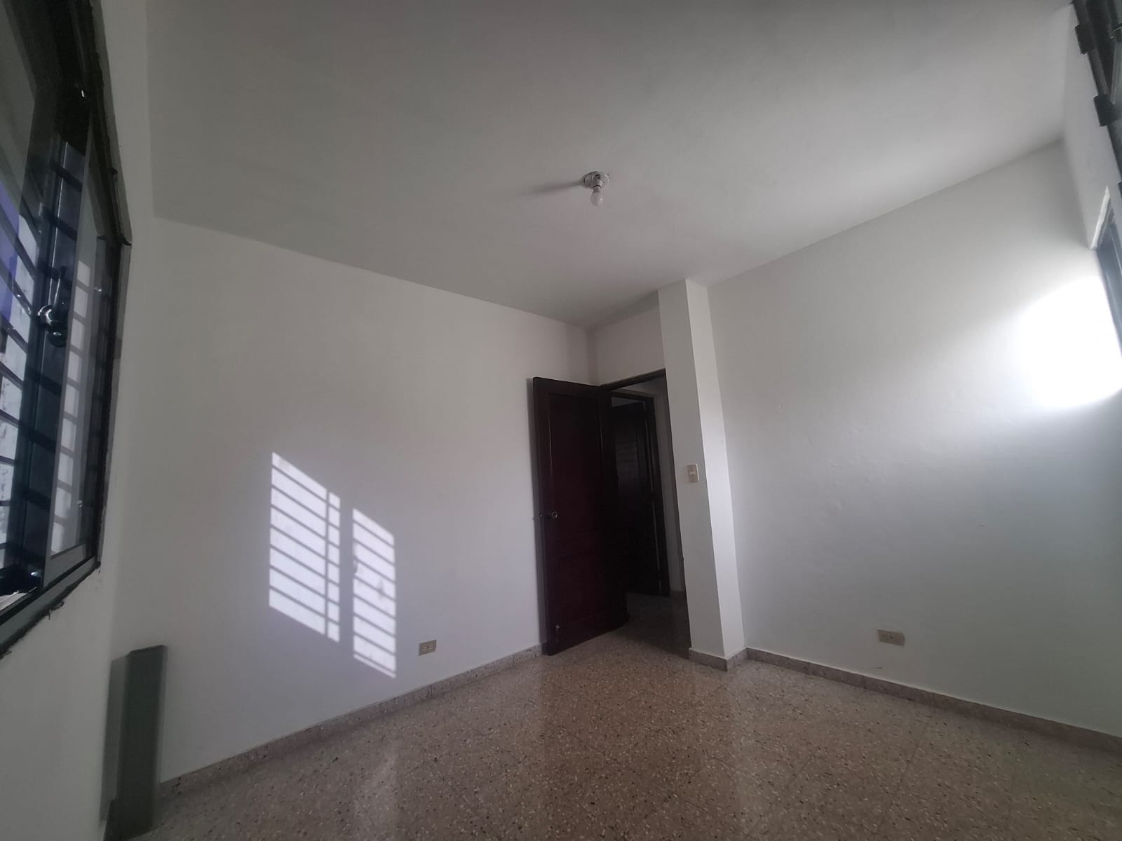 Apartamento en Alquiler – Residencial El Túnel Precio: RD$40,000 mensuales - LaKasa Inmobiliaria