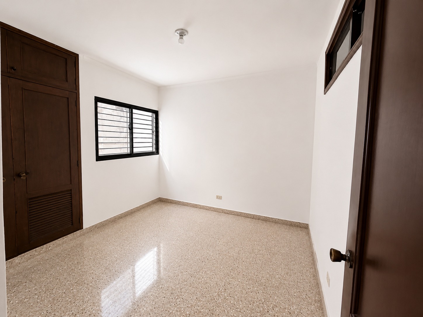 Apartamento en Alquiler – Residencial El Túnel Precio: RD$40,000 mensuales - LaKasa Inmobiliaria