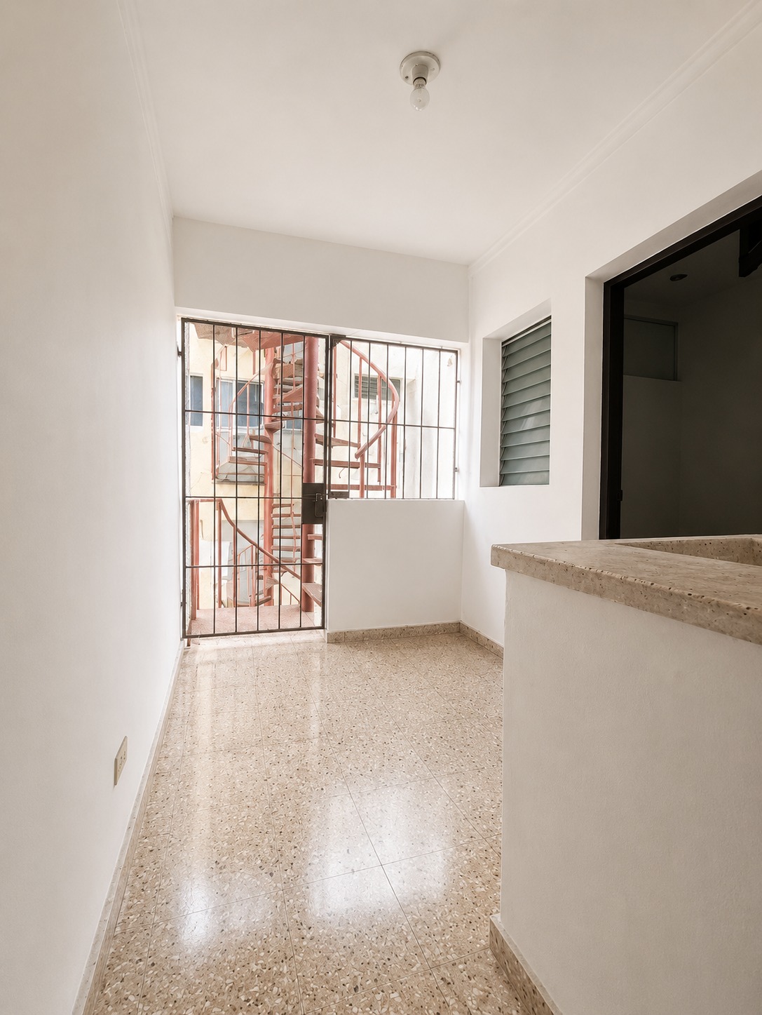 Apartamento en Alquiler – Residencial El Túnel Precio: RD$40,000 mensuales - LaKasa Inmobiliaria