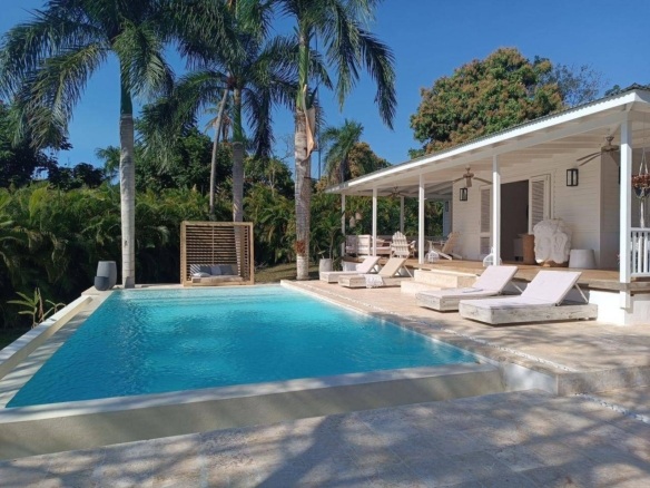 Villa en Venta Amueblada  LA BARBACOA, LAS TERRENAS  USD 490,000.00
